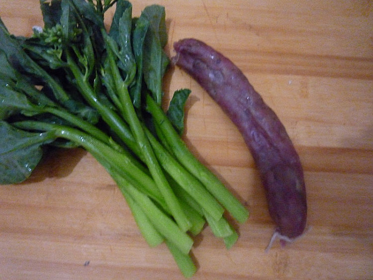 腊味芥兰步骤1