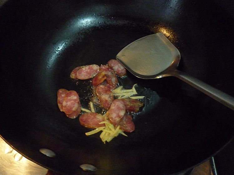 腊味芥兰步骤5