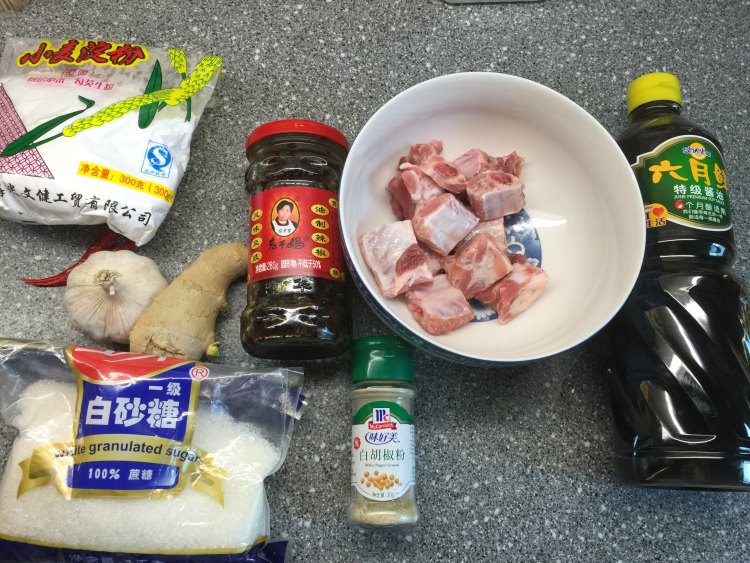 老干妈豆豉排骨步骤1