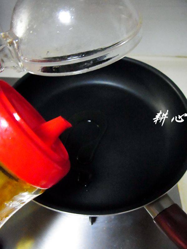 虾酱炒鲜鱿步骤6
