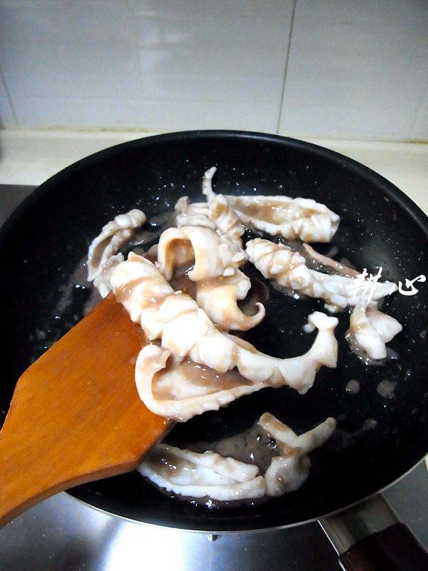 虾酱炒鲜鱿步骤9