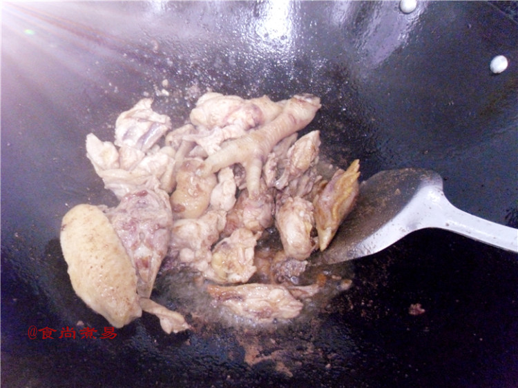 沙茶酱洋葱焖鸡步骤7