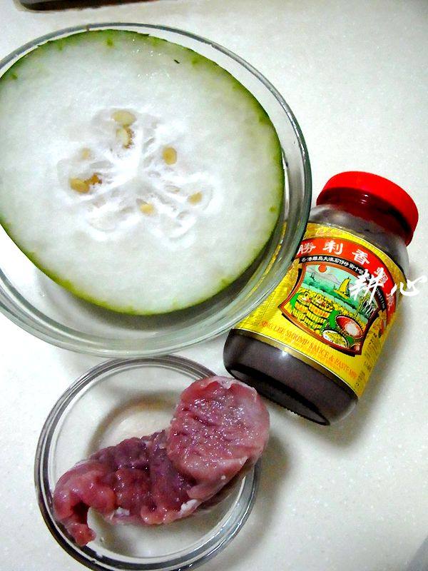 虾酱肉片炒冬瓜步骤1