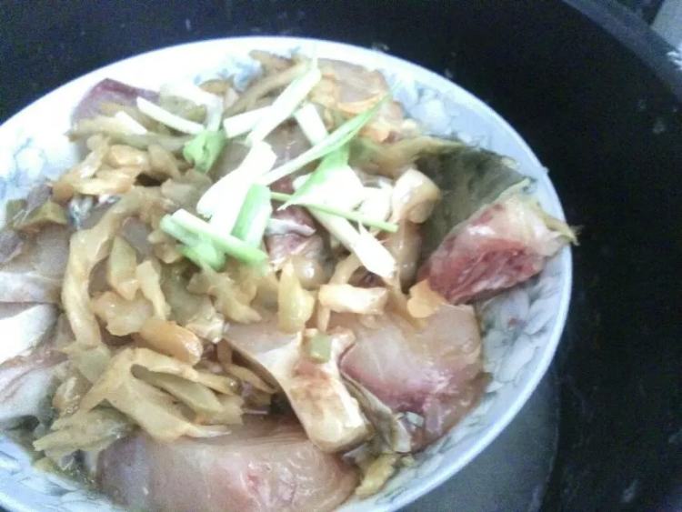 榨菜蒸皖鱼步骤4