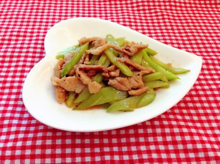 青瓜炒肉丝步骤11
