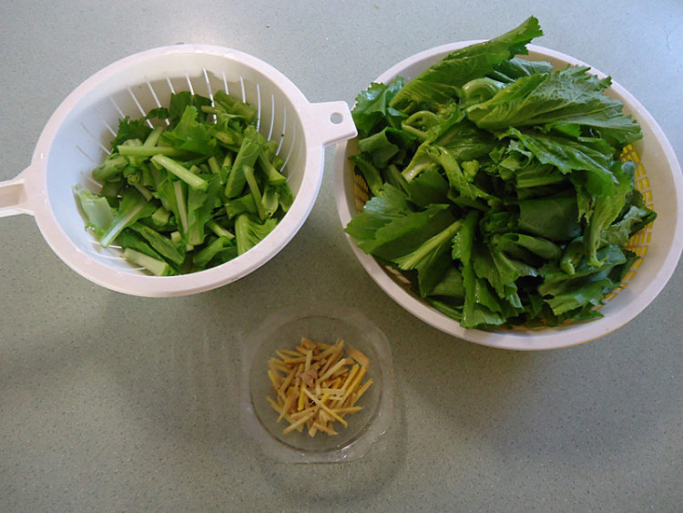 清炒芥菜步骤2