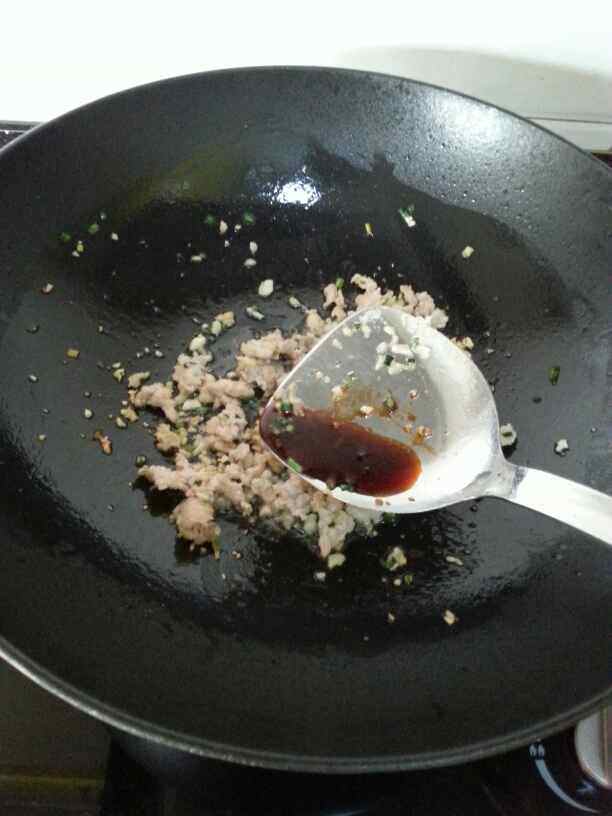 橄榄菜肉末炒苦瓜步骤6