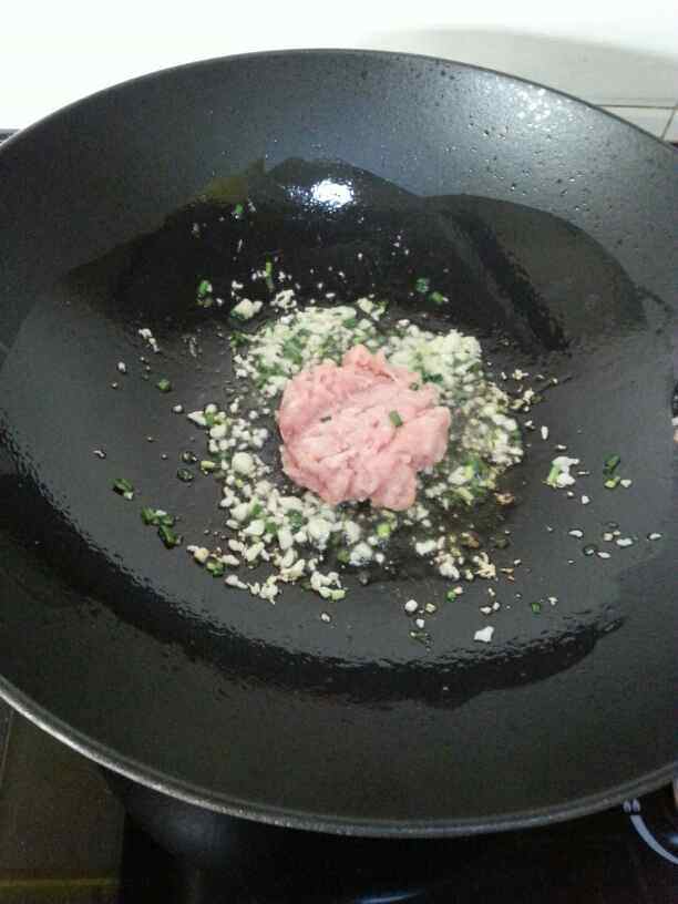 橄榄菜肉末炒苦瓜步骤5