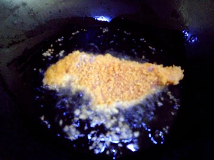 酥炸猪扒步骤10