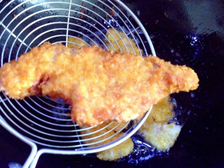 酥炸猪扒步骤12