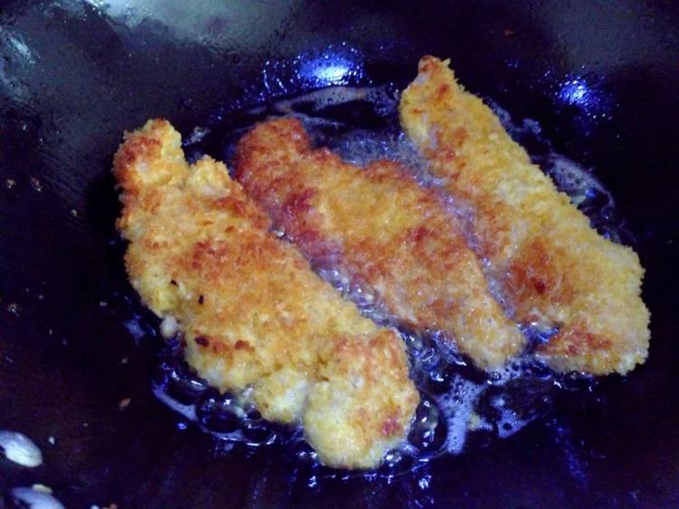 酥炸猪扒步骤11