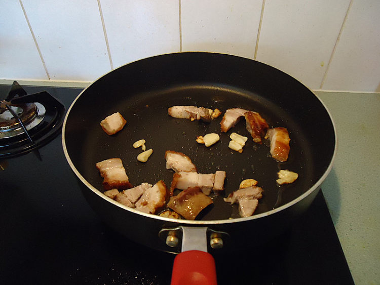 黄瓜炒烧肉步骤4