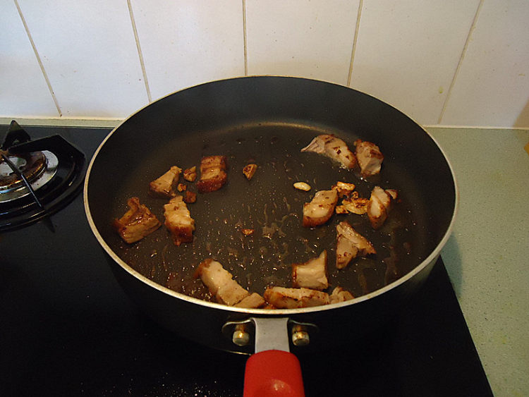 黄瓜炒烧肉步骤5