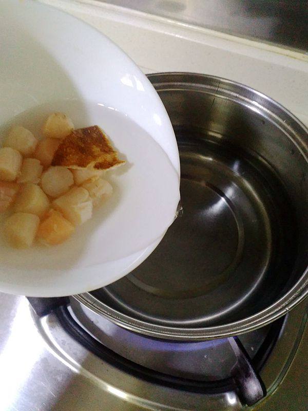 瑶柱肉片滚水瓜汤步骤4