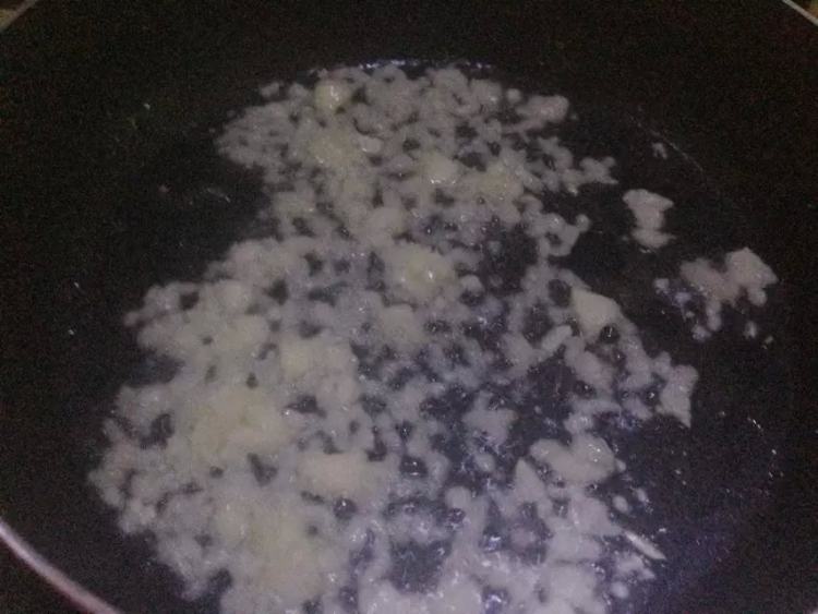 【儿童美食】蒜蓉粉丝步骤2