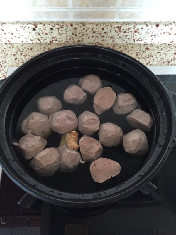 萝卜牛肉丸砂锅煲步骤3