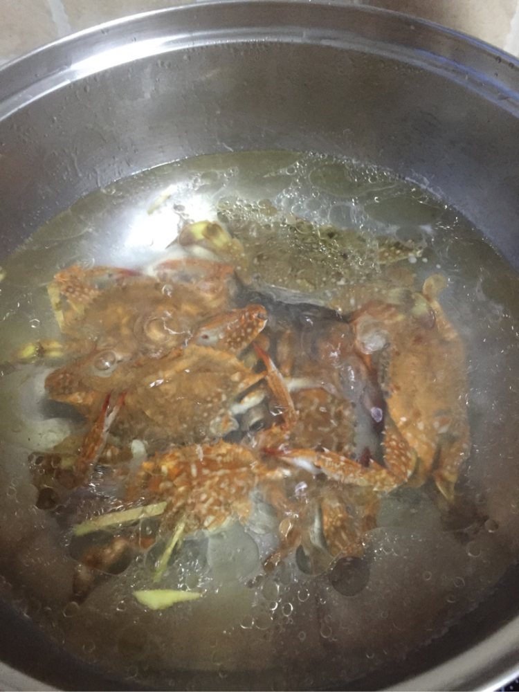 白灼花蟹步骤2