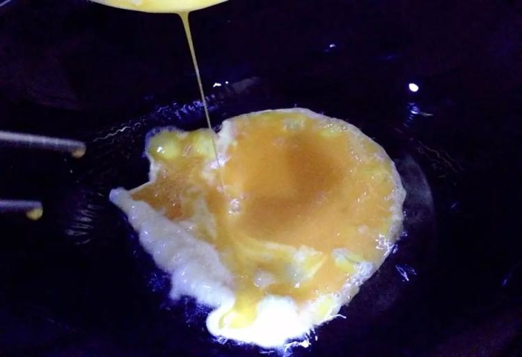 【儿童美食】家常炒饭步骤7