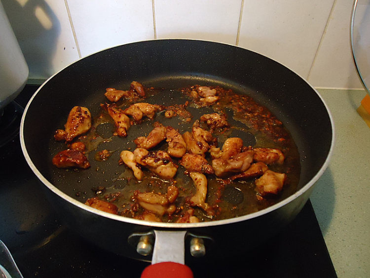 辣炒鸡腿肉步骤7