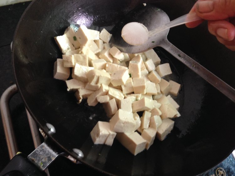 葱香蚝油豆腐步骤5
