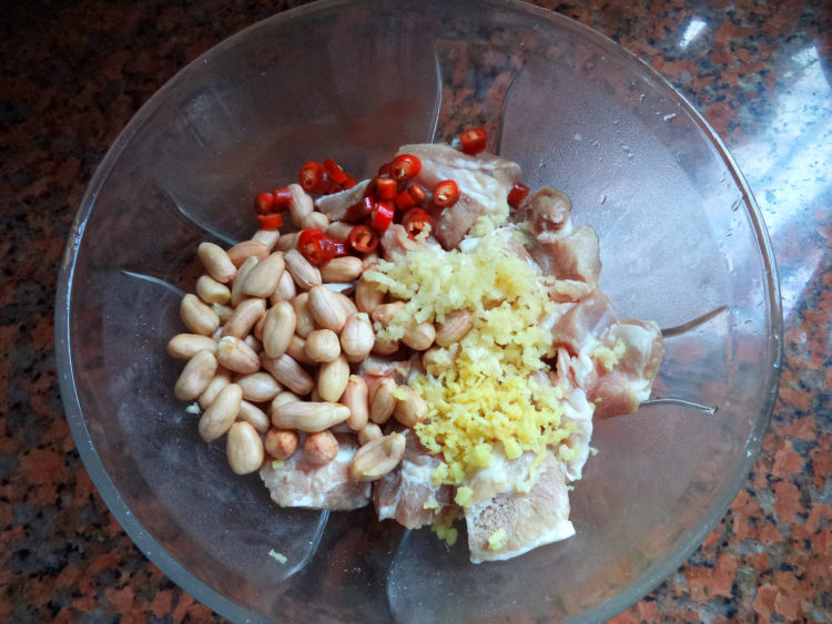 【手工美食】蒜茸豆豉步骤3