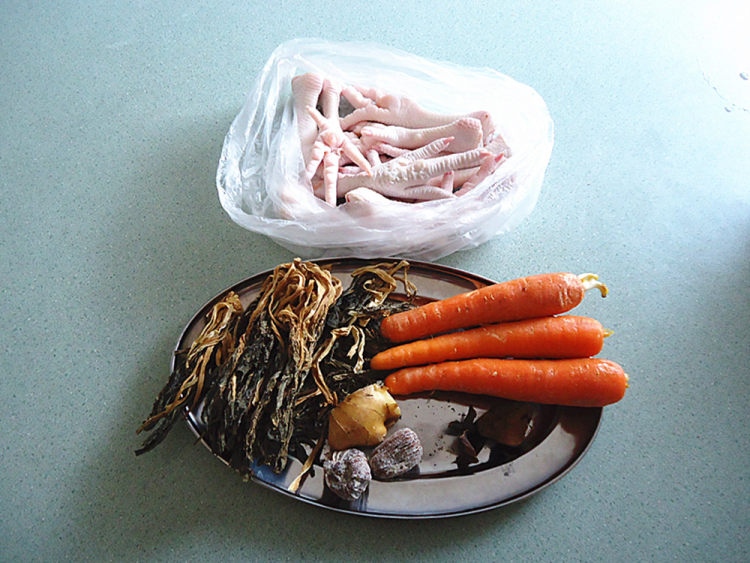 陈皮蜜枣煲菜干汤步骤1