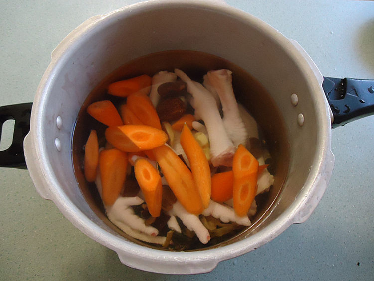 陈皮蜜枣煲菜干汤步骤7