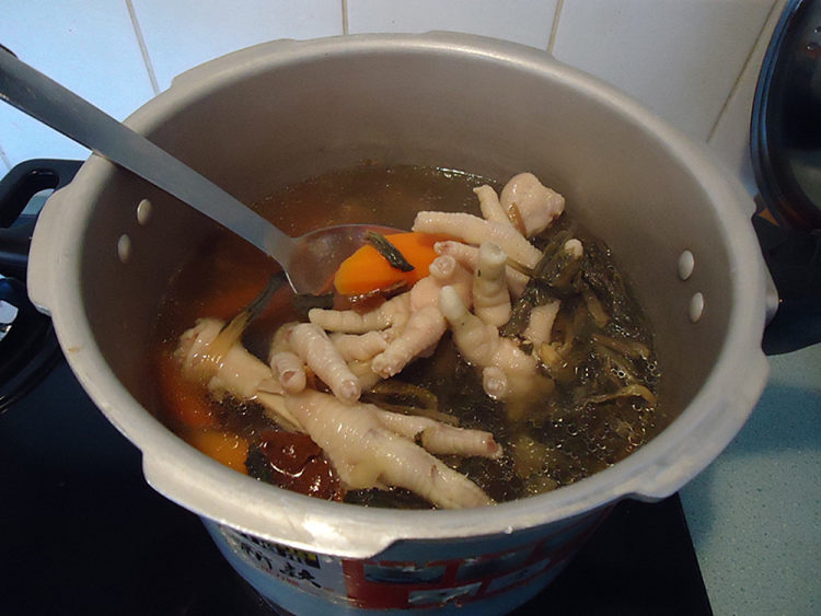 陈皮蜜枣煲菜干汤步骤9