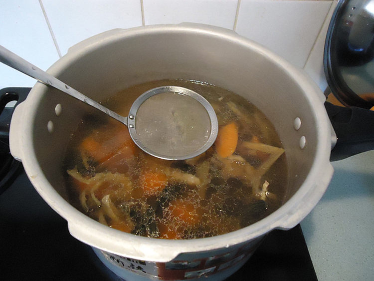 陈皮蜜枣煲菜干汤步骤10