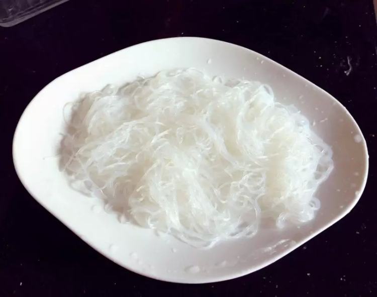 蒜蓉粉丝蒸鲍鱼步骤12