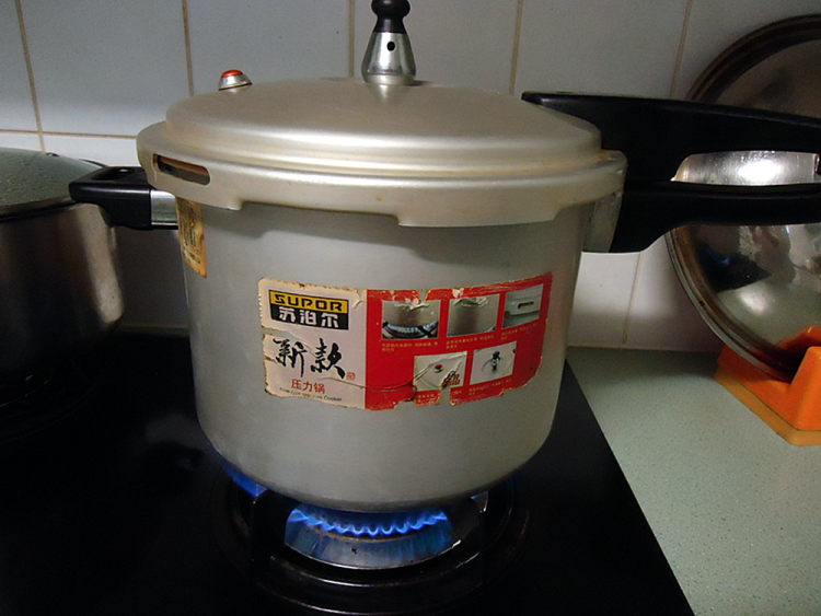 冻豆腐煲海带汤步骤7