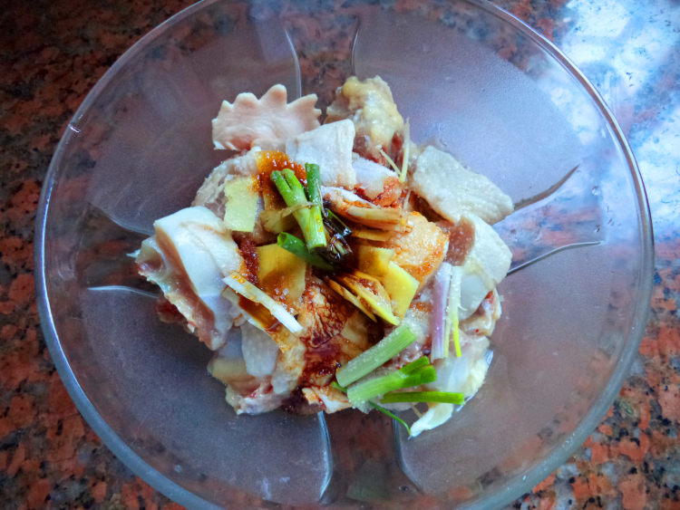 【手工美食】特色香鸡步骤2