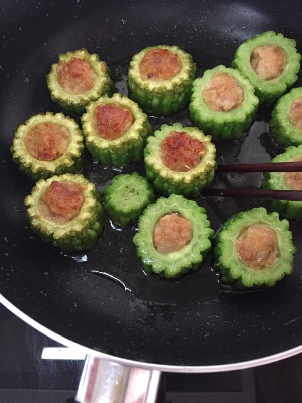 酿苦瓜步骤6