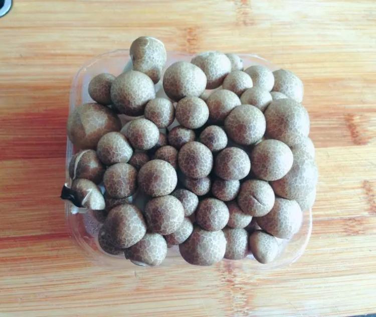 肉丝蟹味菇步骤3
