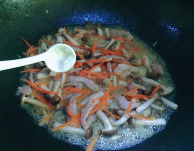 肉丝蟹味菇步骤11