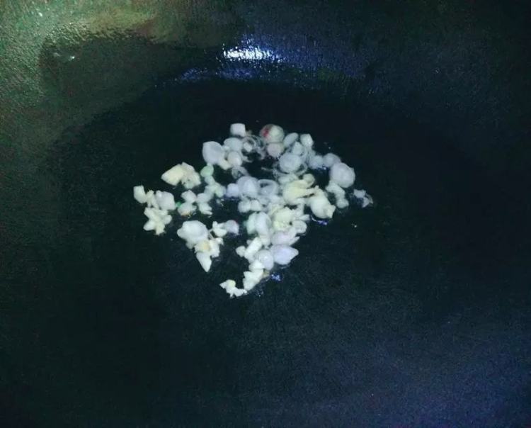 肉丝蟹味菇步骤7