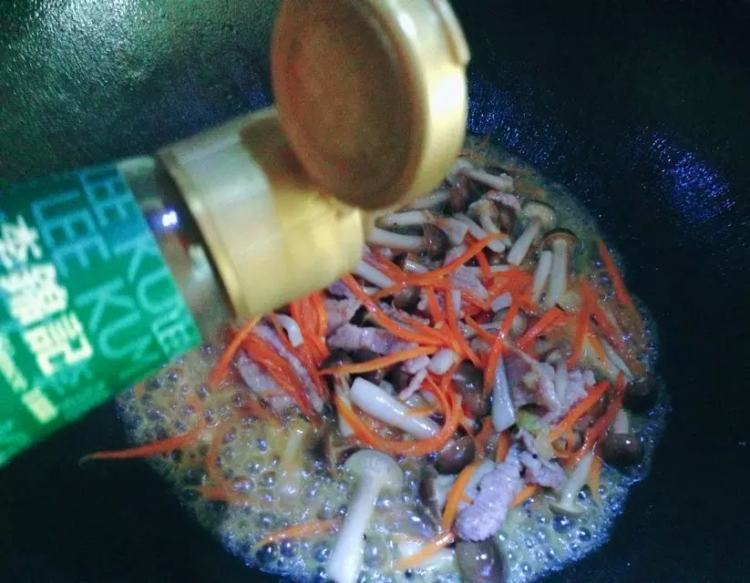 肉丝蟹味菇步骤12