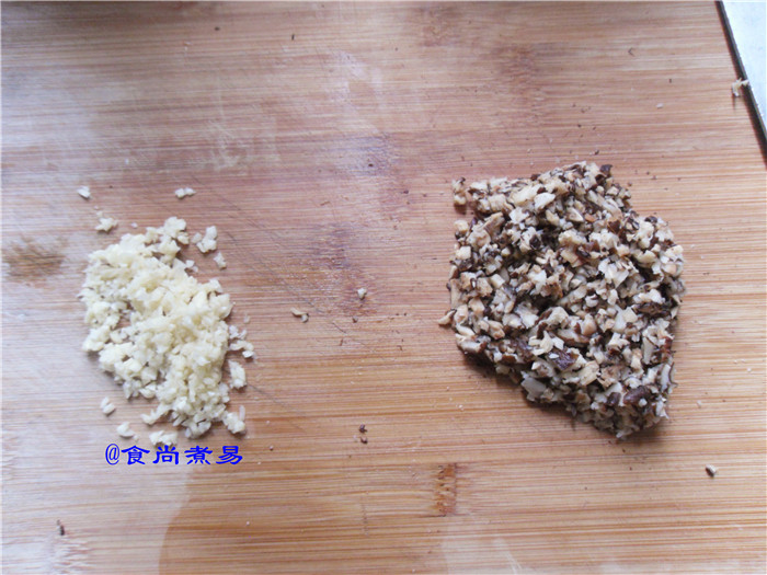 手工冬菇猪肉丸步骤2