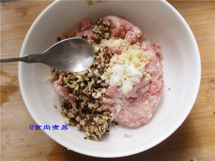 手工冬菇猪肉丸步骤3