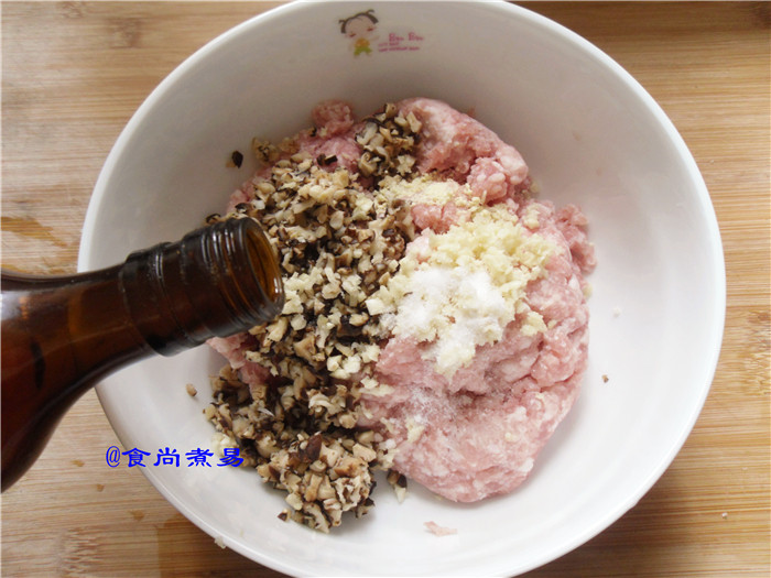 手工冬菇猪肉丸步骤4
