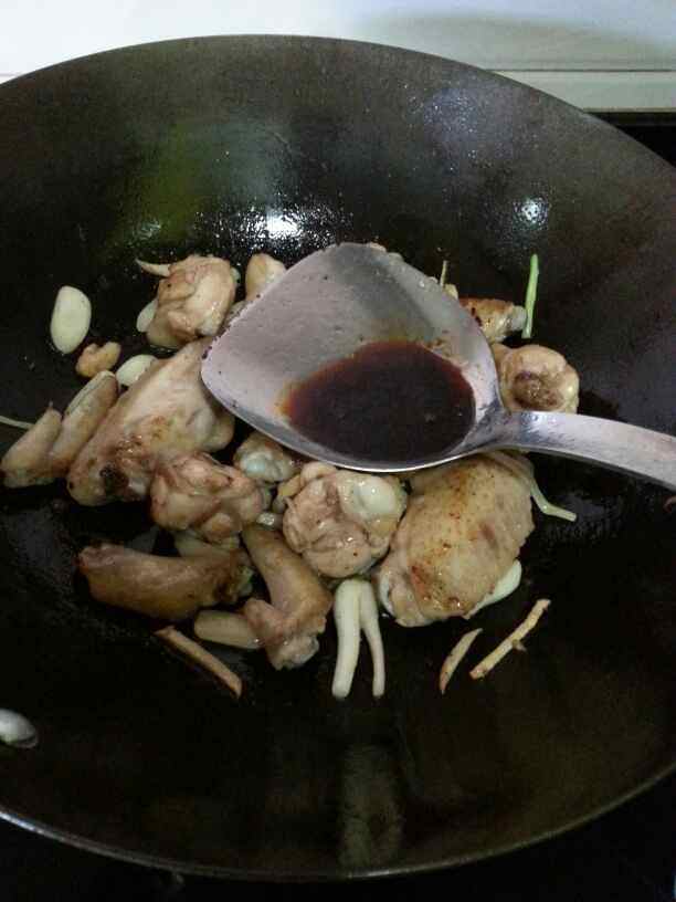 茶树菇焖鸡翅步骤9
