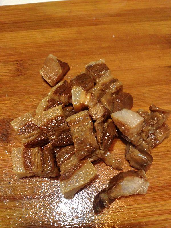 腊肉焖芋头步骤4
