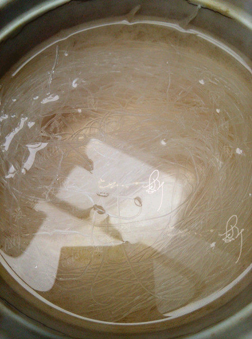 蒜茸粉丝蒸金针菇步骤2
