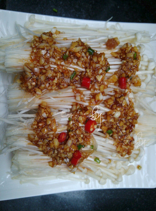 蒜茸粉丝蒸金针菇步骤6