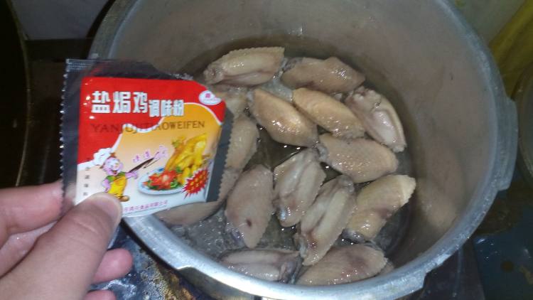 油焗芝麻鸡翅步骤6