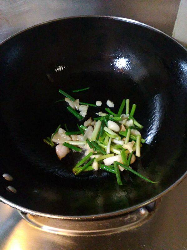 鲜鲍鱼焖鸡肉步骤4