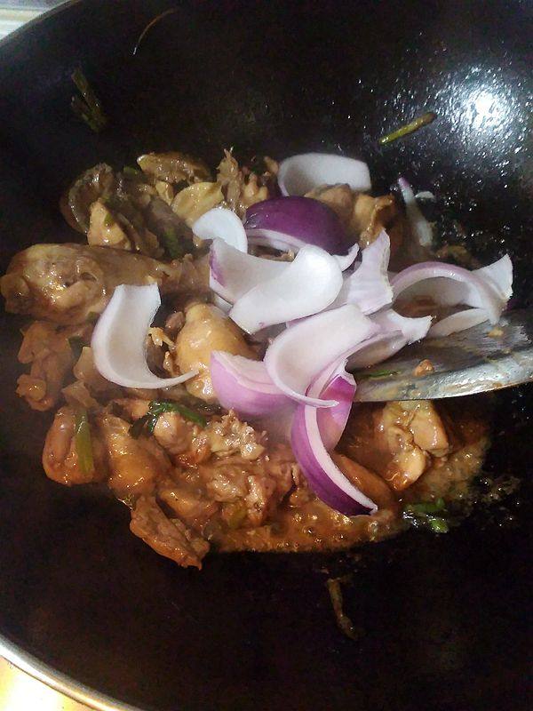 鲜鲍鱼焖鸡肉步骤8