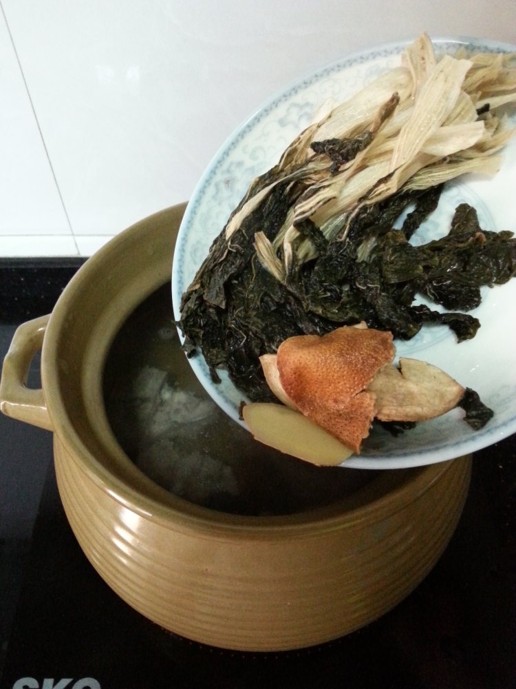 菜干煲猪骨汤步骤5