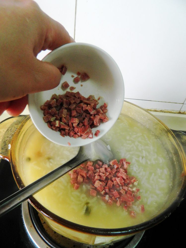 咸肉皮蛋粥步骤11