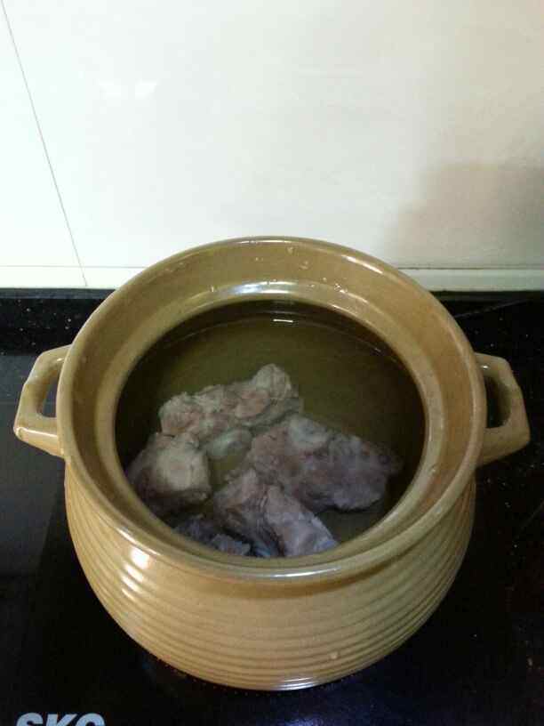 土茯苓煲猪骨汤步骤3